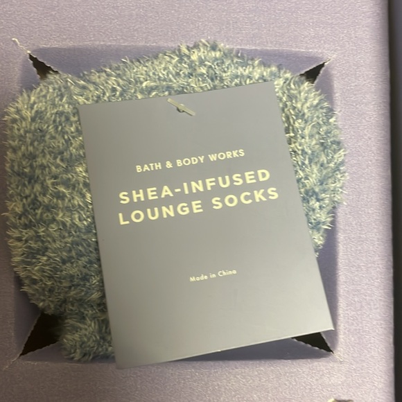 Rest + Renew Bath and Body Works Spa Set - Picture 5 of 7